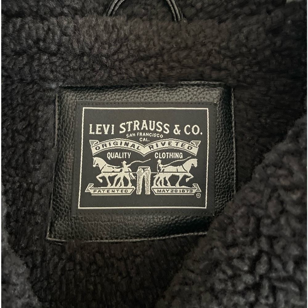 Levi’s Faux Leather Jacket - Picture 9 of 13